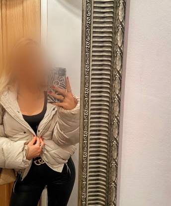 Нежная, страстная и горячая красотка ждет встречи с тобой. Со мной ты почувствуешь себя настоящим мужчиной! Гарантирую яркие эмоции и полное удовлетворение. 2391, 23 года